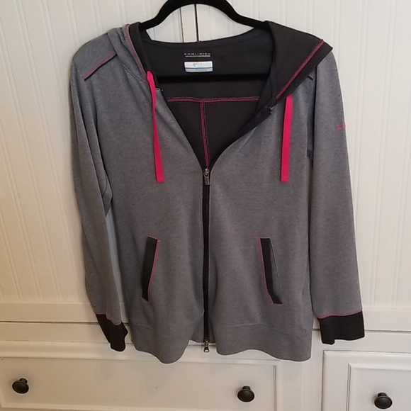 Columbia Tops - Columbia omni wick zip up sweatshirt. Small
